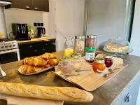 Suites zen dans maison d'hôtes avec piscine intérieure et jardin - B&B Ventenac-Cabardès