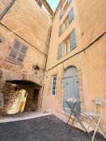 Entire house in Provence with beautiful views - B&B Callas