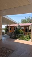 Boutique house in local family garden - B&B