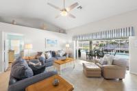 Peaceful Waterfront home with pool and steps to beach - B&B Marco Island