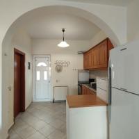 Hillside Escape by the Sea - Ferienwohnung Tértsa