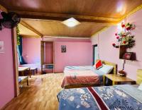 Vierbettzimmer mit Balkon