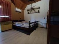 Vierbettzimmer mit Dusche
