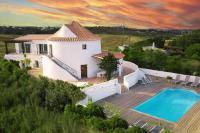 Algarve Windmill, Villa and Pool 2000m to the Beach - B&B Figueira