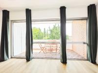 Tolstov Apartments - 3 Room Apartment - Balcony - Kitchen - Washing machine - next to Cologne - Chambres d'hôtes Frechen