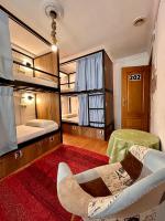 Posto Letto in Dormitorio Misto con 4 Letti