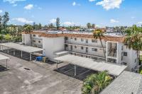 Siesta Key 2-Bedroom Condo with Pool - Ferienwohnung Sarasota