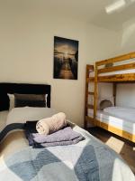 Familientraum 10min zur Ostsee und nach Lübeck Zentrum mit Parkplatz & Balkon - Chambres d'hôtes Bad Schwartau