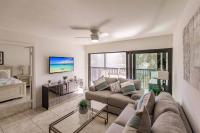 Park Shore Resort-2nd Floor BLDG J 255 - Lake view - Bed and Breakfast Naples