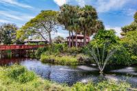 Park Shore Resort-2nd Floor BLDG J 255 - Lake view - Bed and Breakfast Naples