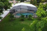 Naples Park, 3bdr Pool home, Beach Vacation - B&B Naples