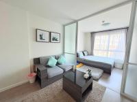 Studio Room with Pool View at dCondo Sign Chiang Mai - B&B Chiang Mai