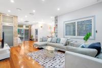 Chic 4 Bedroom House at Five Dock - B&B Sydney