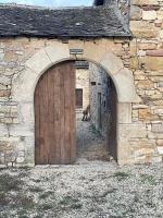 Ferme du XVIIe siècle restaurée 120 m2 - Bed and Breakfast Goutrens