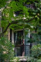 A detached, old Shanghai villa on Huaihai Middle Road - Bed and Breakfast Sjanghai