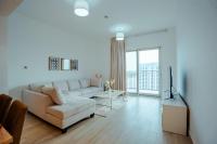 Modern 1BR with Lake View Yas Island Stay for 4 - Chambres d’hôtes Abou Dabi