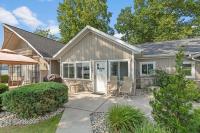 Lakeside Getaway with Dock, Firepit, Grill - Ferienwohnung Newaygo