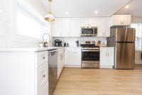 Amazing all new 1fl condo Steps to The Beach - Bed and Breakfast Wildwood
