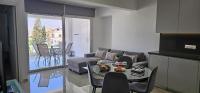 AURA Apt Modern 1BR in Central Limassol and Free Parking - B&B Limassol