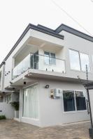 Luxury 3BR Villa with smart Lock , Fast Wifi, Sure Parking in Oyarifa, Accra - Chambres d’hôtes Accra