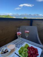 Apartment Tatry in the center of Poprad with view - Chambres d'hôtes Poprad