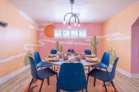 Fun Themed Home With Games and Cowboy Pool - Chambres d'hôtes Scottsdale
