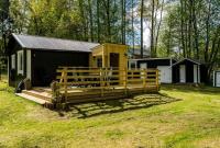 Summer cottage near water with boat for rent - Chambres d’hôtes Åsbro