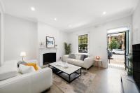 Chic Darlinghurst Terrace with Parking Walk to Dining & CBD - Ferienwohnung Sydney