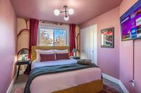 Themed Property on Carson St with Hot Tub - Ferienwohnung Pittsburgh