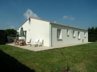 Maison plain-pied à Saujon, 2 ch, terrasse, jardin, garage, animaux OK, proche Royan et plages - FR-1-71-76 - B&B Saujon
