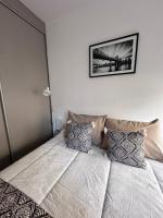 Two-Bedroom Apartment with Harbour View