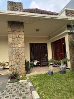 Rumah Cahaya Syariah - Bed and Breakfast Rampal