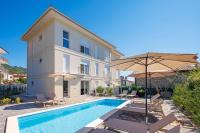 Apartment in Villa Marealto with pool, garage and seaview - B&B