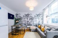 Cosy 2BR In City Center - With WiFi, Kitchen & Parking - B&B Manchester