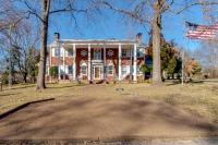 Charmed Manor-5 mi to DT, Opry & Airport, Beautiful Antique Estate, Sleeps 12 - B&B Nashville