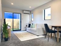Salisbury Townhouse with Private Courtyard and Fibre WiFi - B&B Christchurch