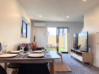 Chester Two King Bedroom Townhouse with Two Bathrooms - Chambres d'hôtes Christchurch