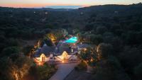 TD Trulli Fico dIndia w Pool Immersed in Nature - B&B Ceglie Messapica