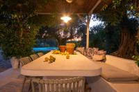 TD Trulli Fico dIndia w Pool Immersed in Nature - B&B Ceglie Messapica
