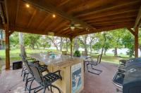 Cozy Casita & Cabana on Lake Marble Falls! - Chambres d'hôtes Cottonwood Shores