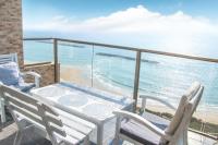 Beachfront Bliss 3 bedroom Privacy - B&B Netanya