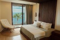 Three-Bedroom Apartment with Ocean View