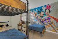 Dream Stay Orlando with a pool and home theater - Bed and Breakfast Davenport