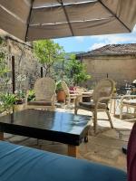 Chez Pet and Jo - B&B Olargues