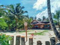 Bintang Left Homestay Mentawai - Bed and Breakfast Katiet