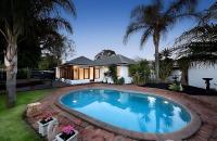 Large 5BR Home-Pool-BBQ-5 CarPark-Central Location - Ferienwohnung Melbourne
