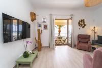 Appartement met 2 Slaapkamers, Balkon en Uitzicht op Zee