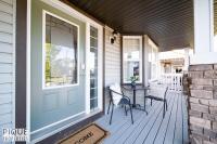 4BDRM Desert Vibes - King Bed - Fire Table - BBQ - Garage - B&B Edmonton