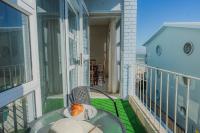 Pips Place 202 Luxury Self Catering Apartment - Ferienwohnung Strand