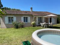 Jolie maison à la campagne avec Spa et piscine - Ferienwohnung Bussac